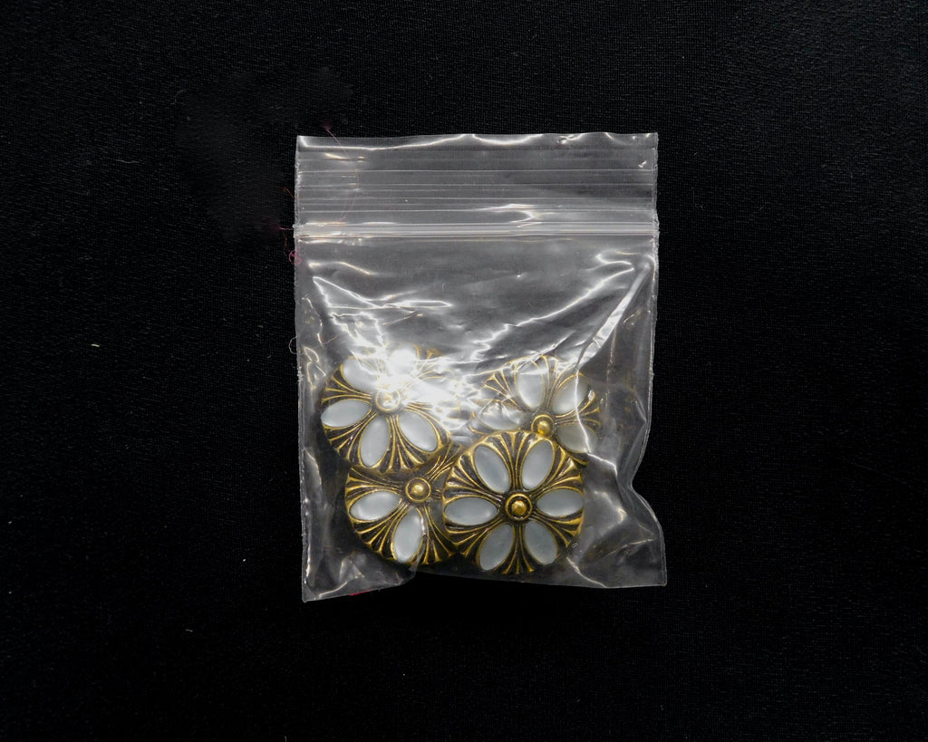Circular Floral Button, Gold/White, Bag of 4