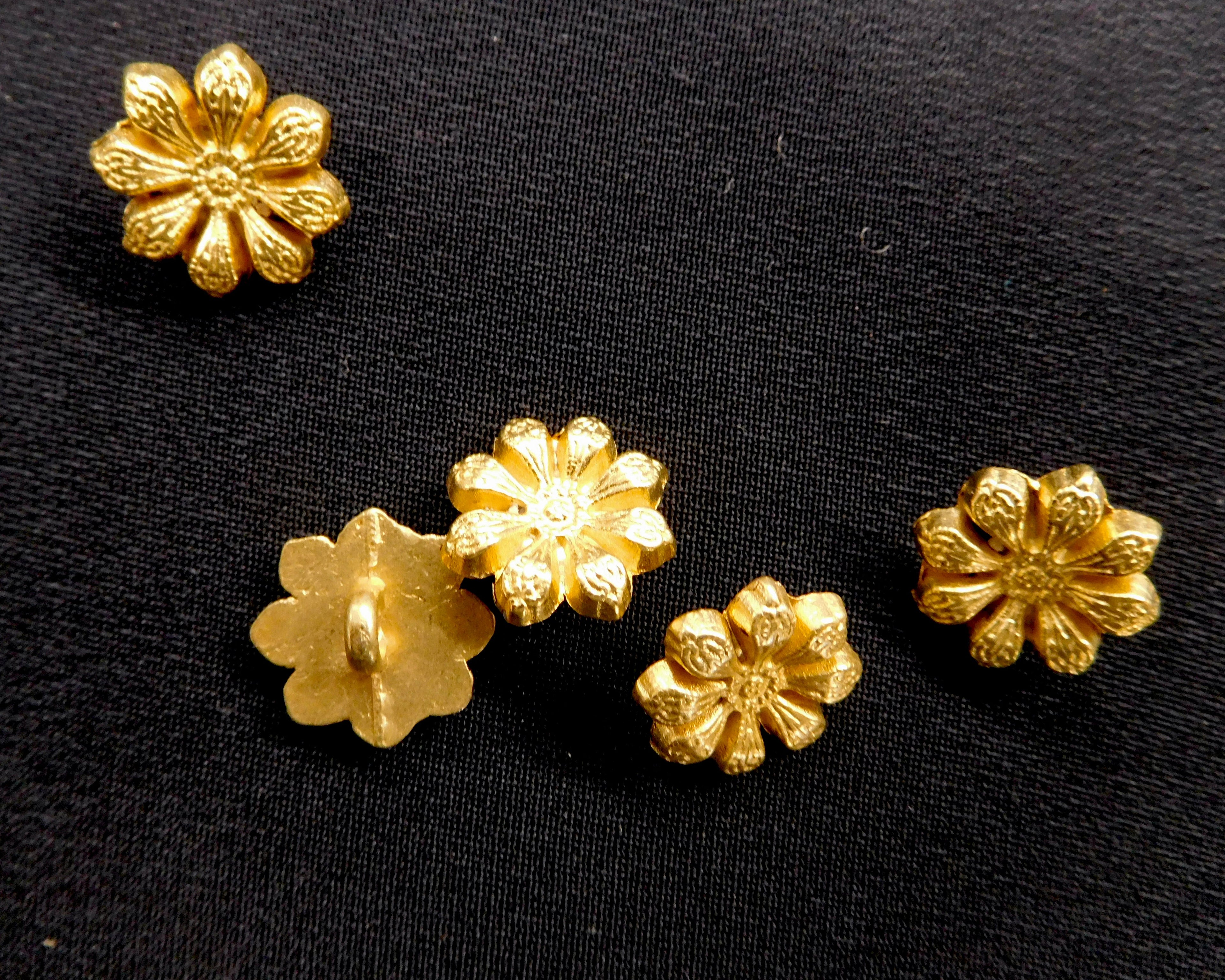Flower-Shaped Buttons, Gold, Bag of 10