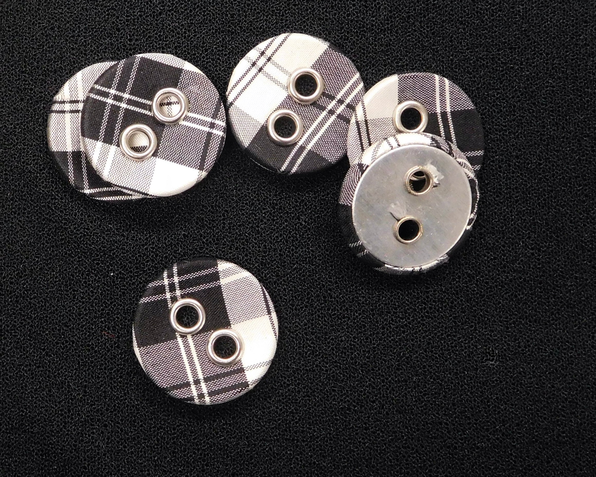 Tartan Buttons, Bag of 6